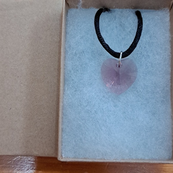 Morning Iris Crystal Heart Necklace - Picture 4 of 6